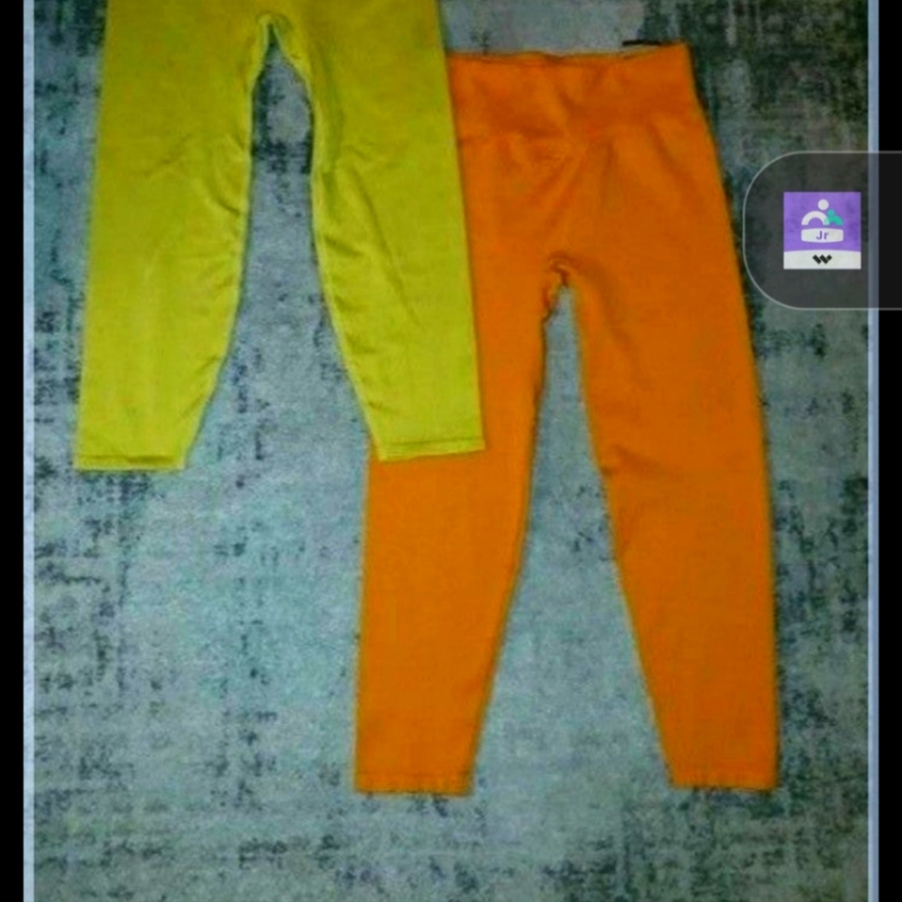 2 pair pink capri